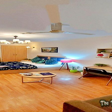 Top Luxury & Couple Friendly Stay Gp By Taj Suites & Studios #New Year Party & Stay Noida Kültér fotó