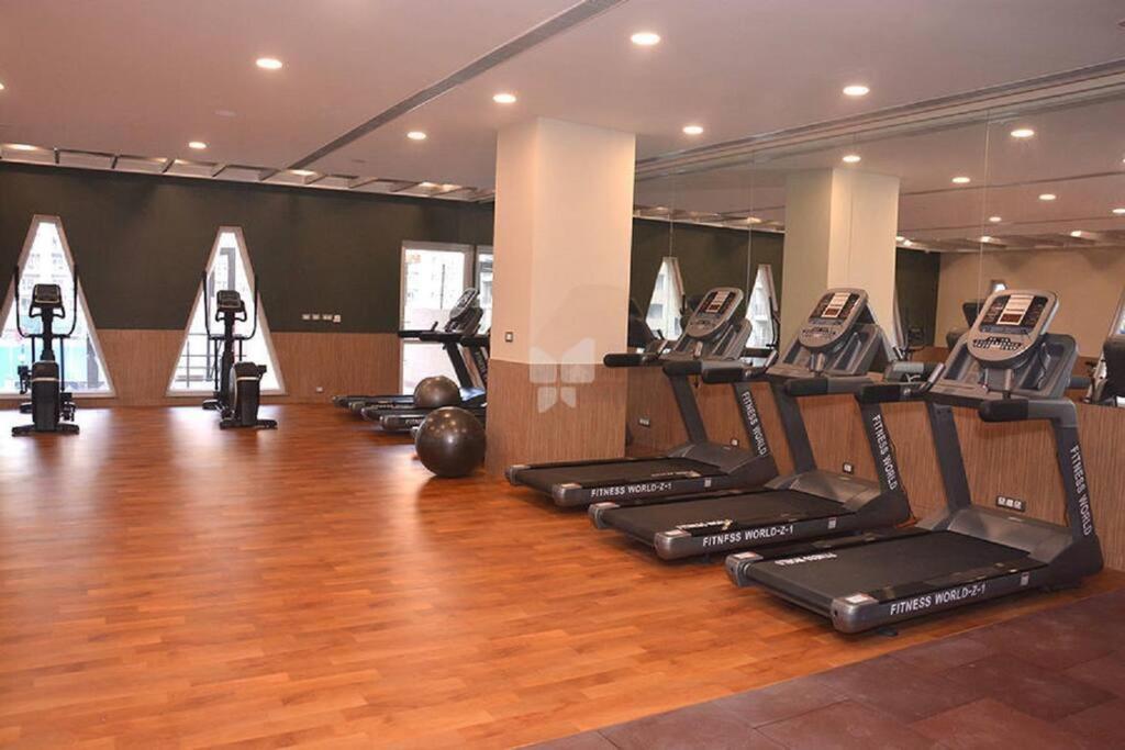 Top Luxury & Couple Friendly Stay Gp By Taj Suites & Studios #New Year Party & Stay Noida Kültér fotó