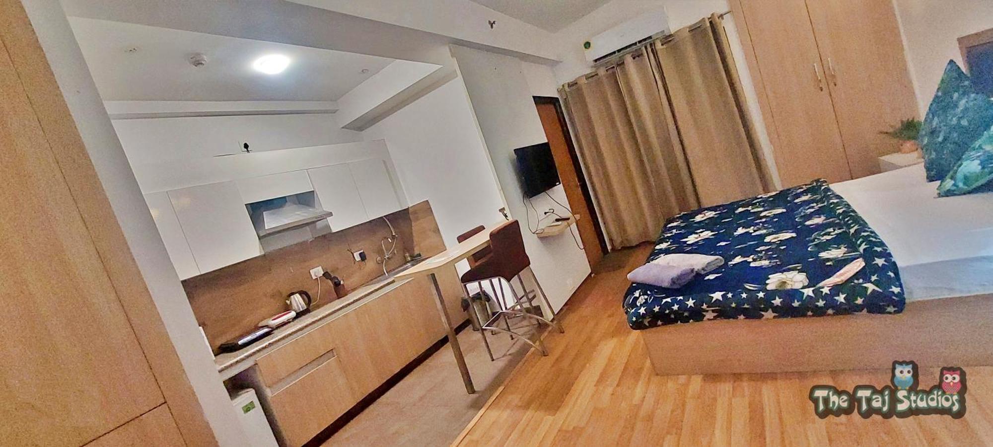Top Luxury & Couple Friendly Stay Gp By Taj Suites & Studios #New Year Party & Stay Noida Kültér fotó